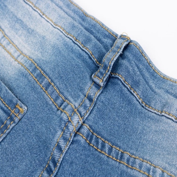 LAST! ‼️ High-rise, medium wash Jeans - Picture 7 of 9